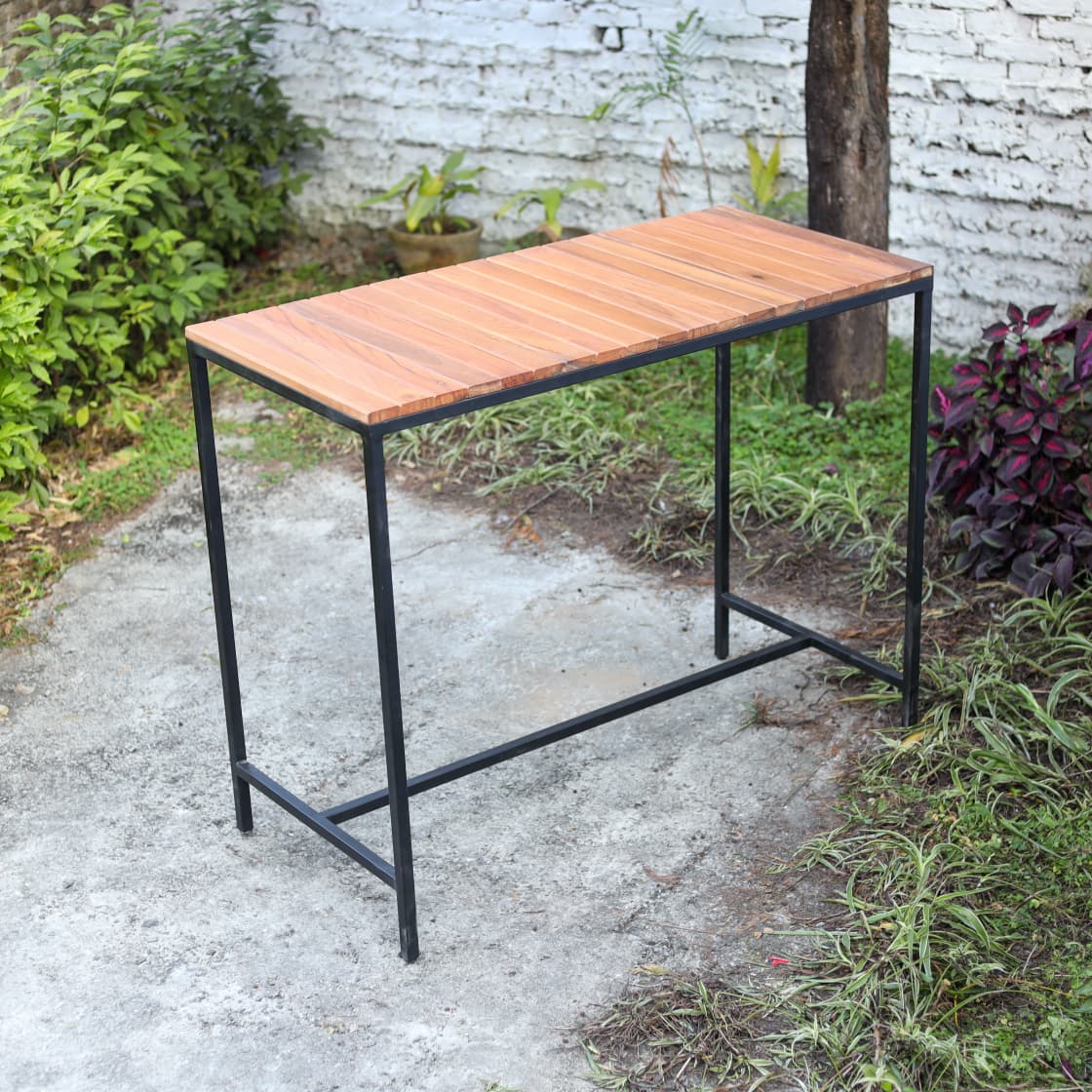 Tom Bar Table